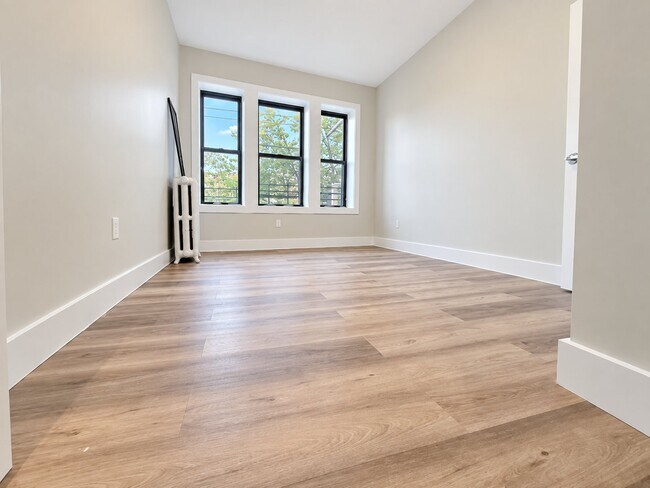 Building Photo - 158 Bergen Ave