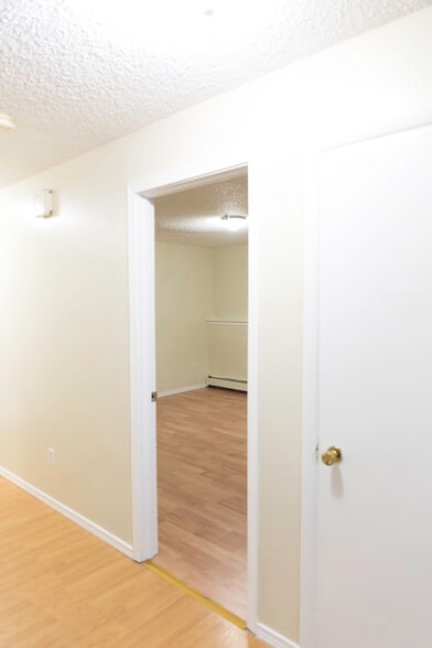 Building Photo - 1350 W 27th Ave