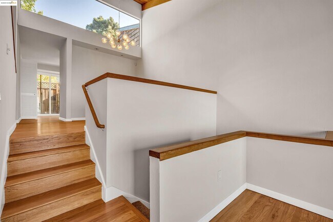 Building Photo - 57 Sereno Cir