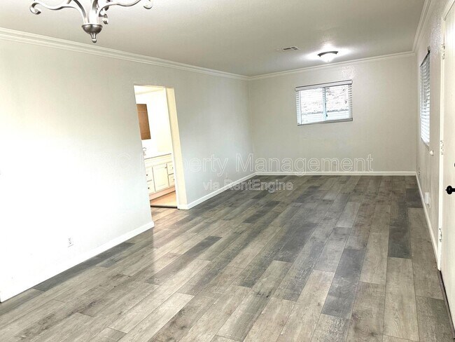 Building Photo - 2231 Morell St