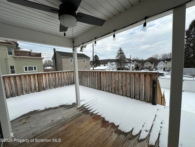 Building Photo - 548 Main St