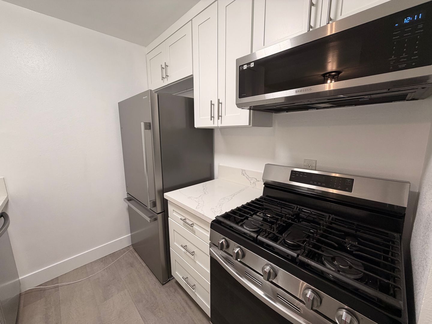 Building Photo - Cat-Friendly Condo with Private Cat Patio Enclosure + Resort-Style Amenities in Tarzana!