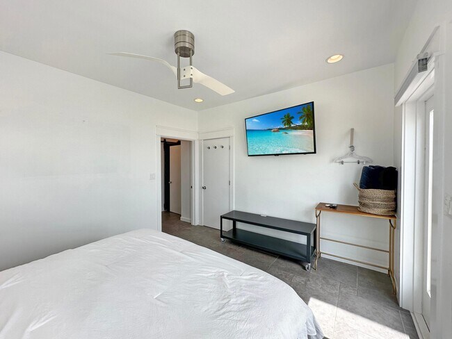 Building Photo - 2496 Gilmore