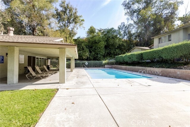 Building Photo - 2061 E Aroma Dr