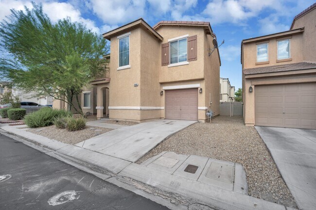 Building Photo - 2446 El Valle St