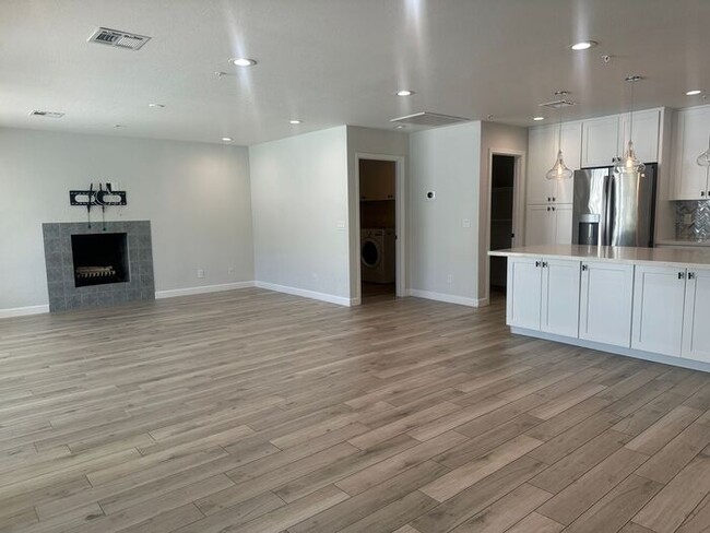 Building Photo - Remodeled 4 Bed 3 bath Home