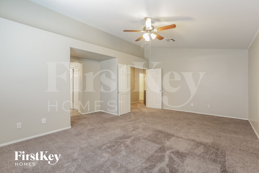 Building Photo - 8227 Shallow River Ct