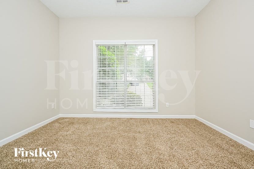 Building Photo - 115 Willow Hill Ln