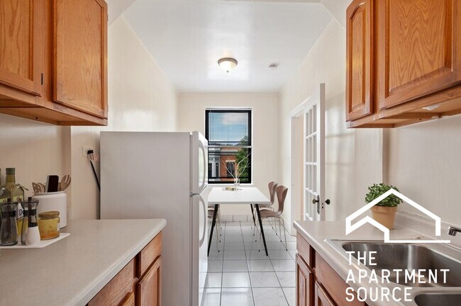 Building Photo - 4851 N Damen Ave