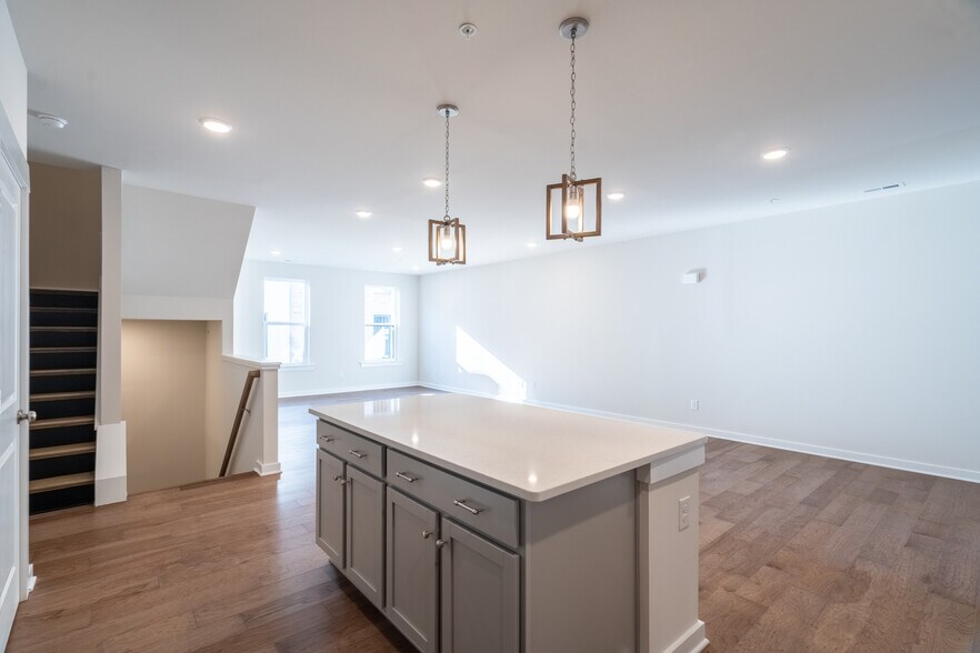 Island - 3446 Carlton St