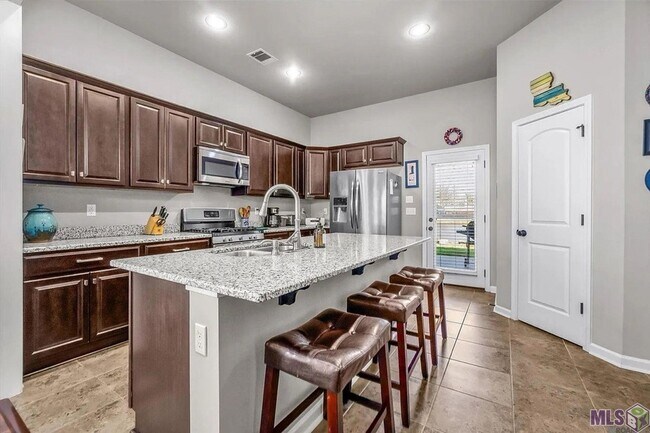 Building Photo - 8624 Arabella Ave
