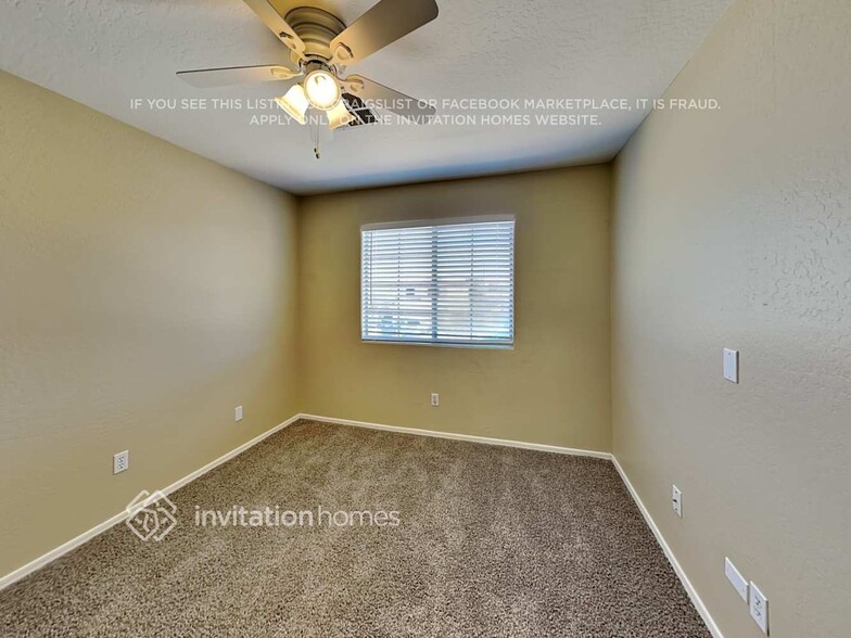 Building Photo - 7106 N 77th Dr
