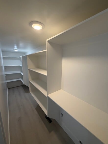 Building Photo - 266 S 400 E