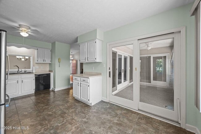 Building Photo - Canebrake