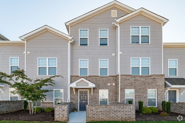 Building Photo - The Reserve at Burton Creek (Student Housing)