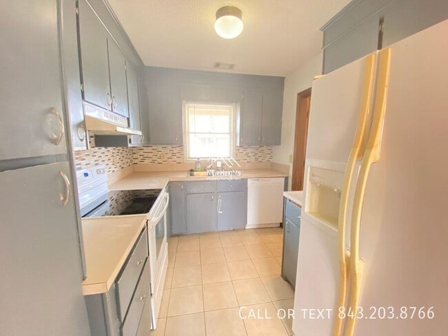 Building Photo - 417 Surfside Dr