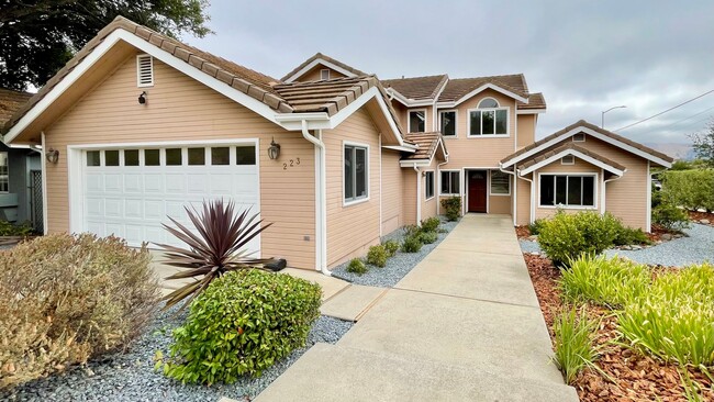 Primary Photo - Spacious 5-Bedroom Custom-Home by Cal Poly...