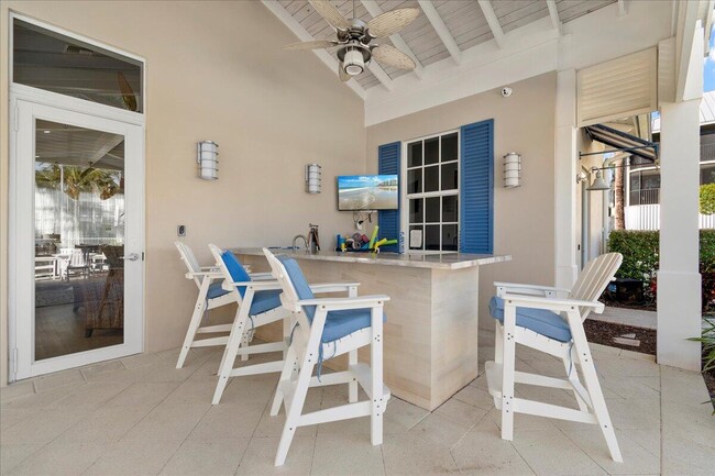 Building Photo - 143 Bay Colony Dr N