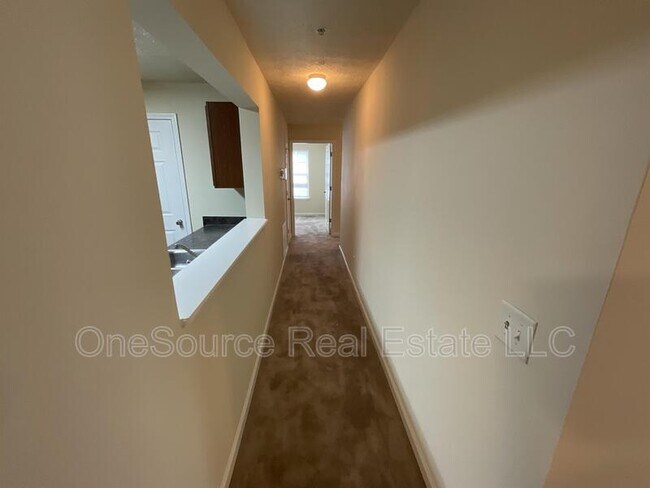 Building Photo - 1202 Fairington Club Dr
