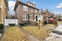Building Photo - 4 Bedroom $1550