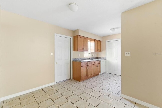 Building Photo - 3052 Park Ln