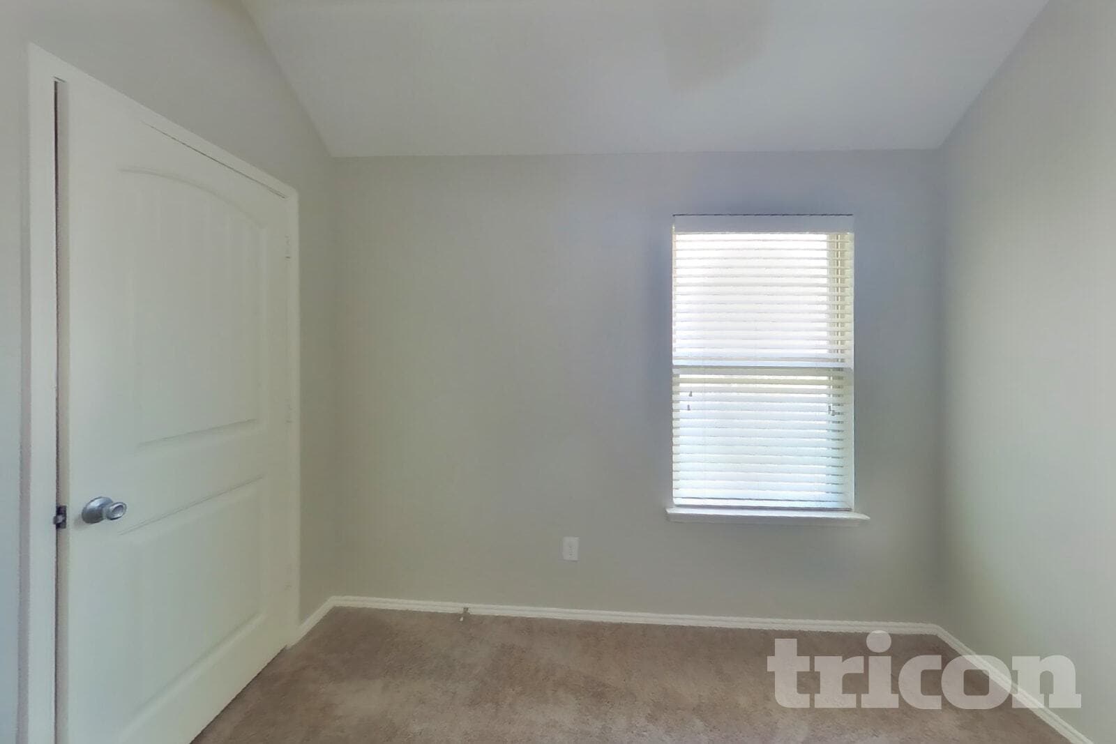 Building Photo - 1216 Honeywood Ln