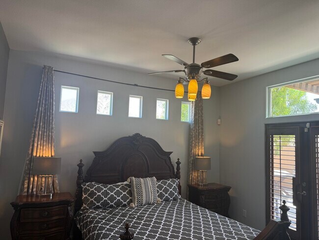 Building Photo - 54610 Avenida Alvarado