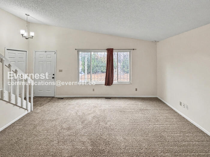 Building Photo - 4660 Anjelina Cir N