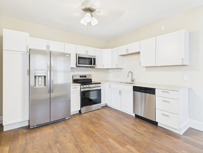Building Photo - 628 25th St