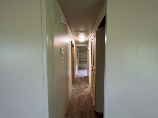 Building Photo - Stunning Views! Secluded 2 Bed, 1 Bath Gem!