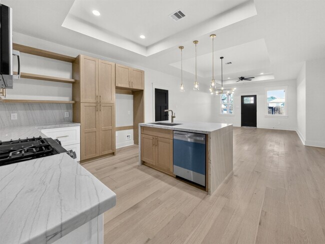 Building Photo - 5619 Chapman St