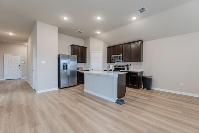 Building Photo - 3035 Selhurst St