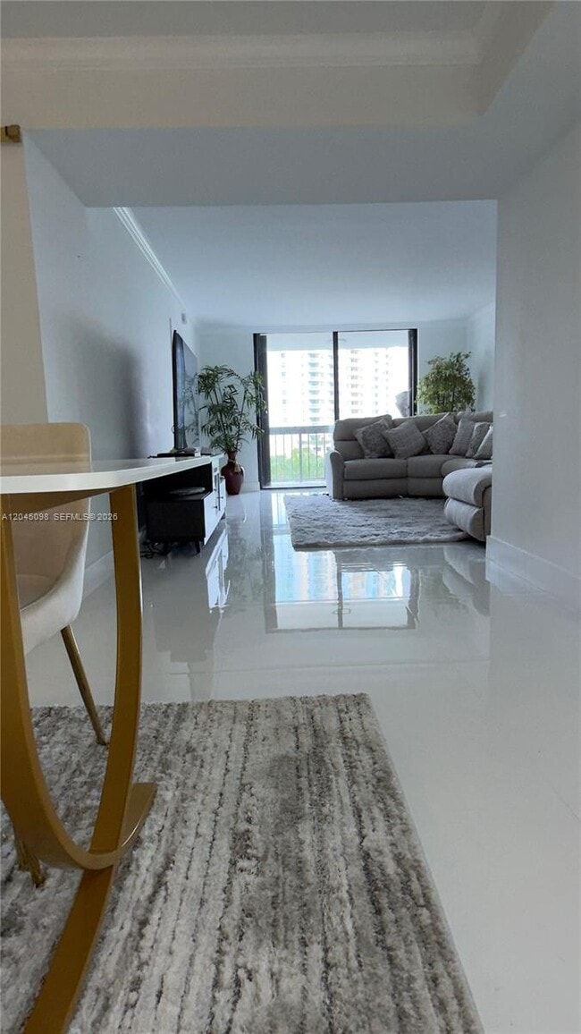 Building Photo - 2333 Brickell Ave