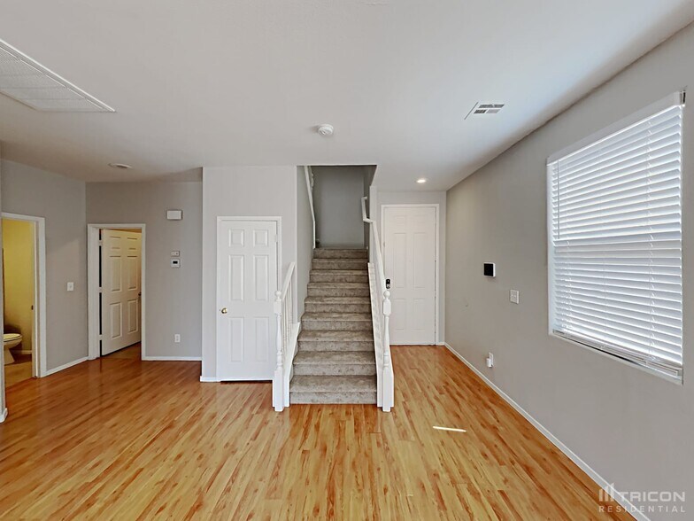Building Photo - 4207 English Walnut Ct