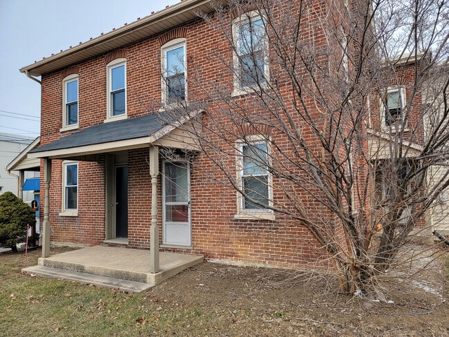 Building Photo - 317 W Main St