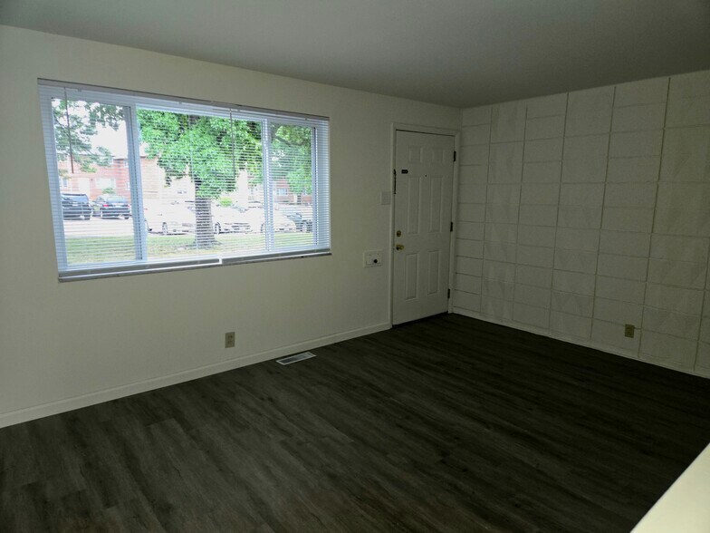 Building Photo - 4248 Lasata Dr