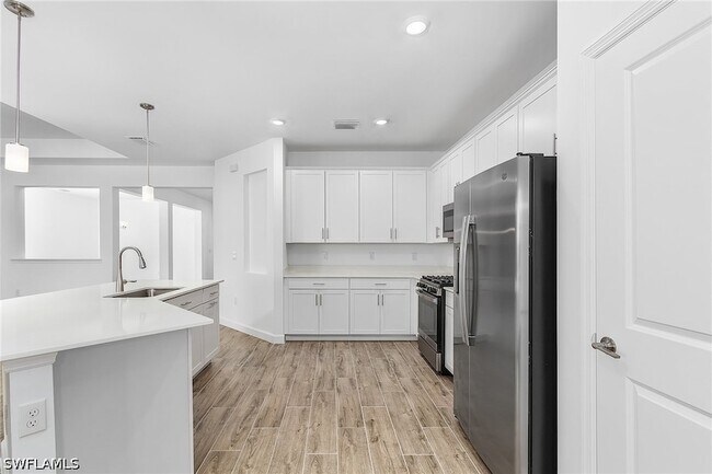 Building Photo - 18312 Ridgeline Dr