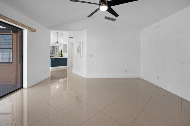 Building Photo - 13449 Hopewell Ave
