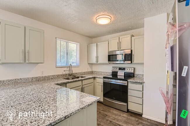 Building Photo - 5291 W Mountain Men Drive, Kearns, UT, 84118