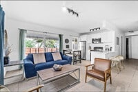 Building Photo - 1023 NW 23rd Ave