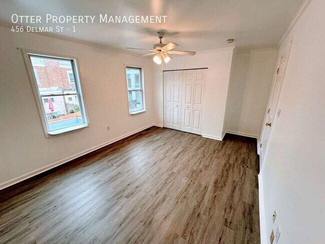 Building Photo - 456 Delmar St