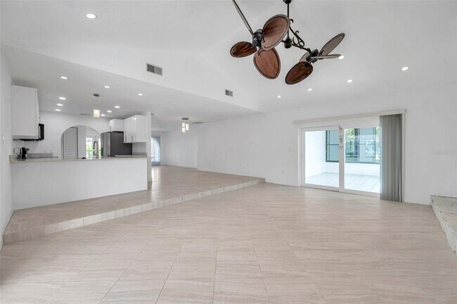 Building Photo - 13836 Darlene Ave