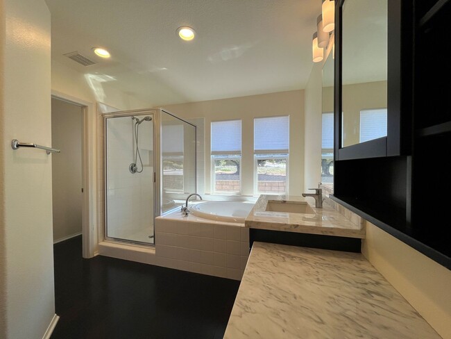 Building Photo - Newbury Park 4+2.5 on cul-de-sac w/upgrades!