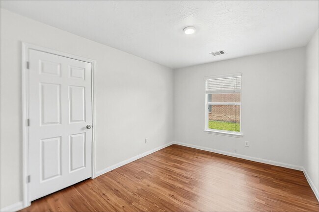 Building Photo - 3934 Hawthorn Glen Ct