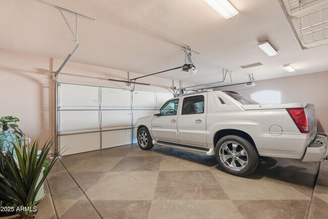 Building Photo - 18131 W Palo Verde Ct