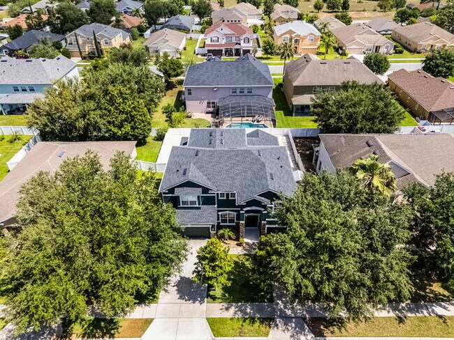 Building Photo - Fully Remodeled 5/4 Art Deco-Inspired Home...