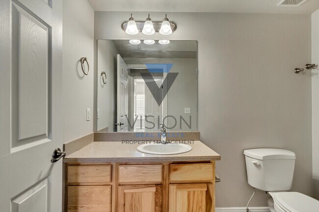 Building Photo - 1077 Canyon Meadow Dr