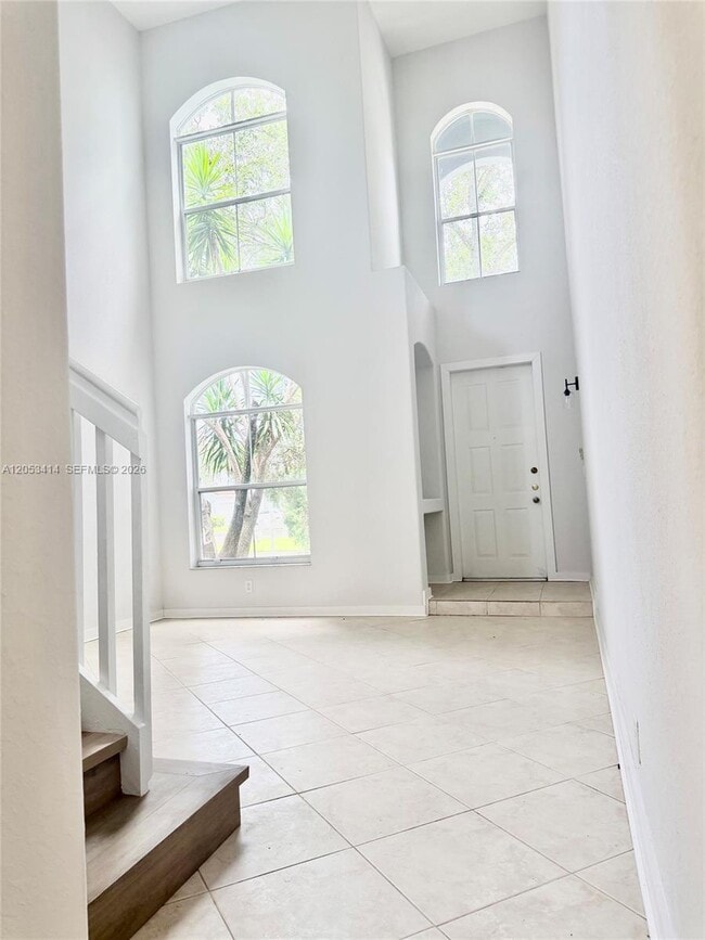 Building Photo - 4946 SW 38th Way