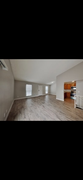 Building Photo - 724 W James St