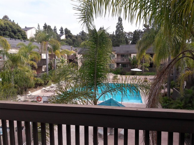 Building Photo - 8537 Villa La Jolla Dr
